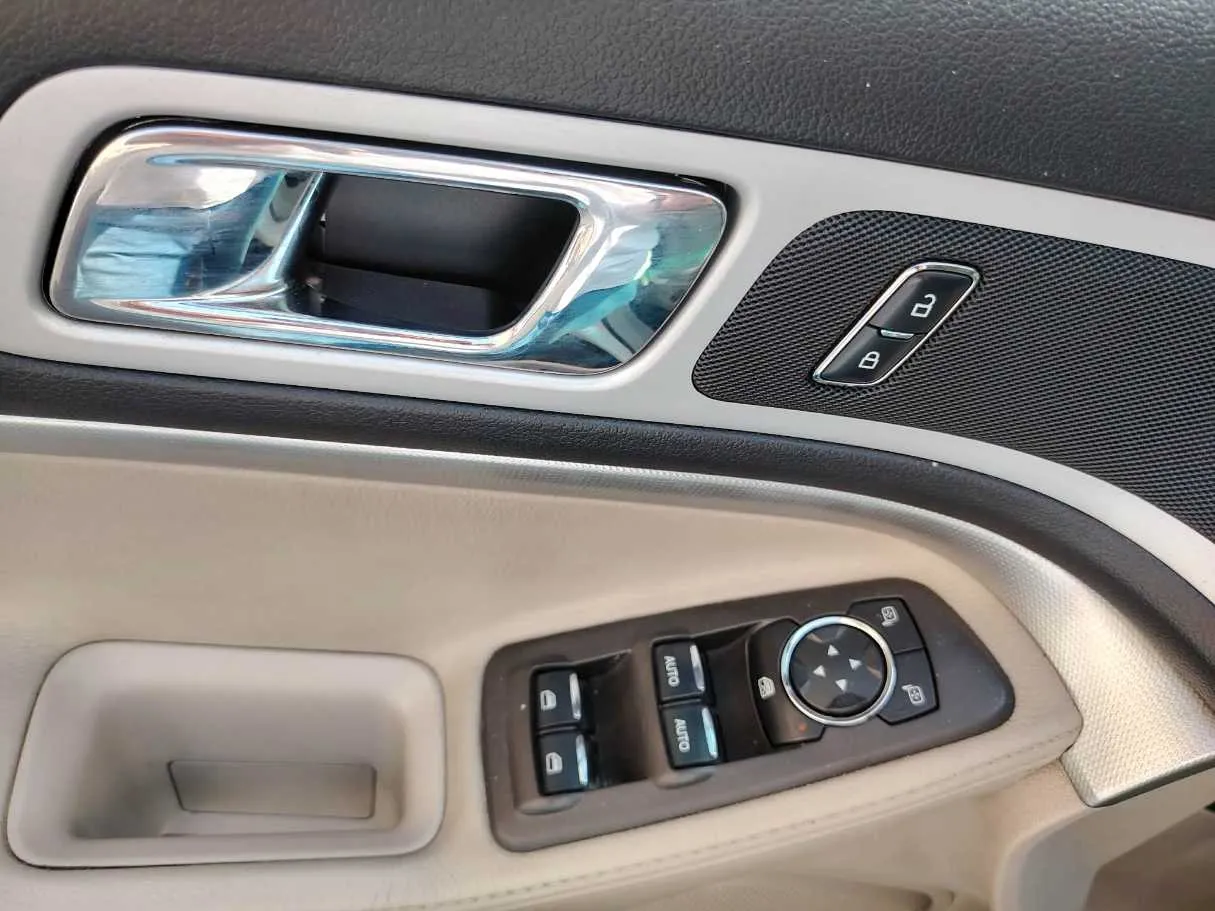 Car image 42