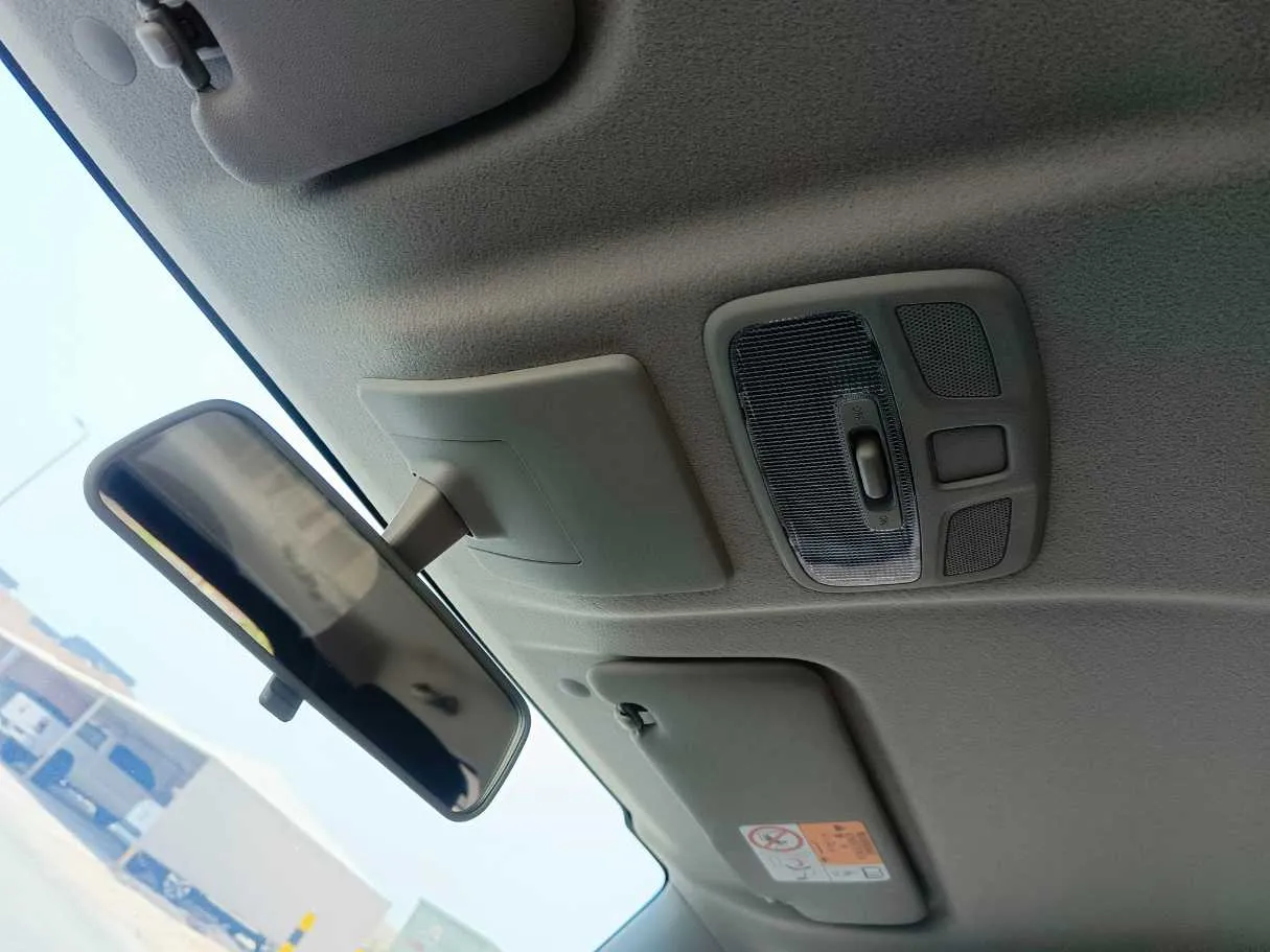 Car image 26