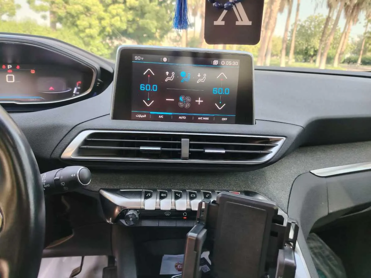 Car image 26