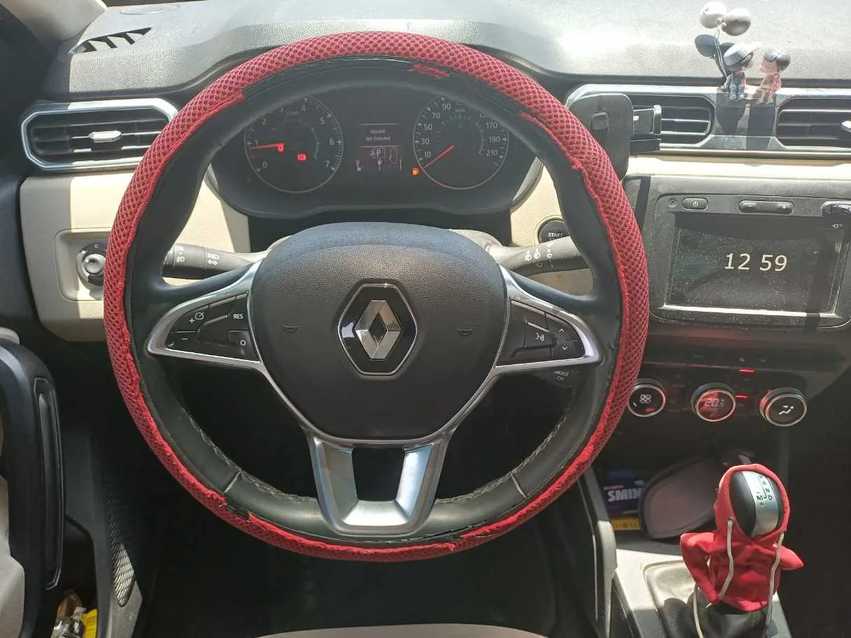 Car image 14