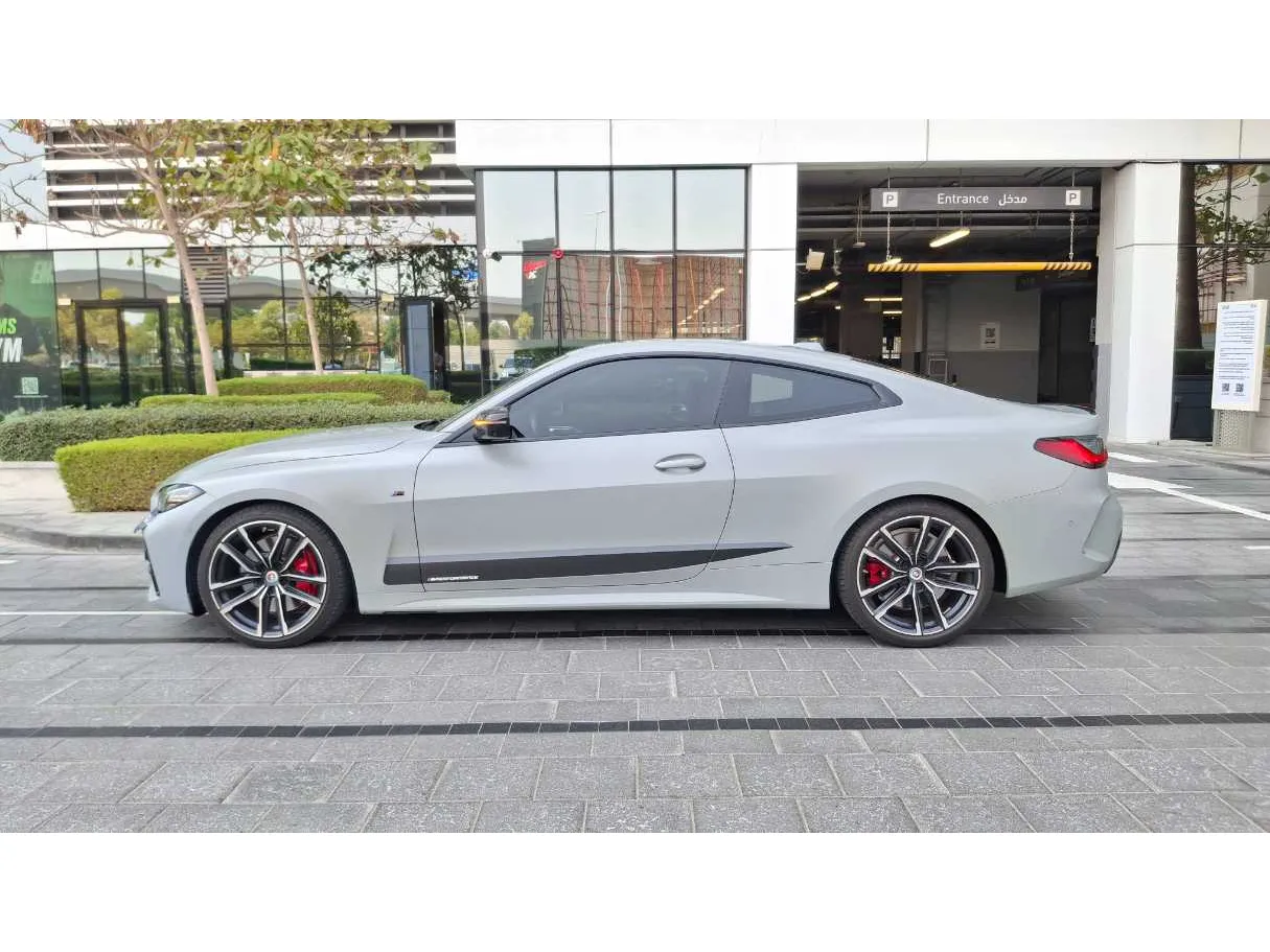 Car image 4