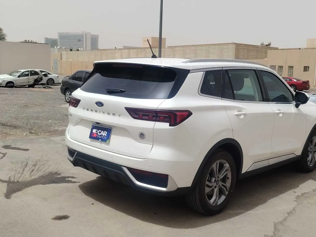Car image 6
