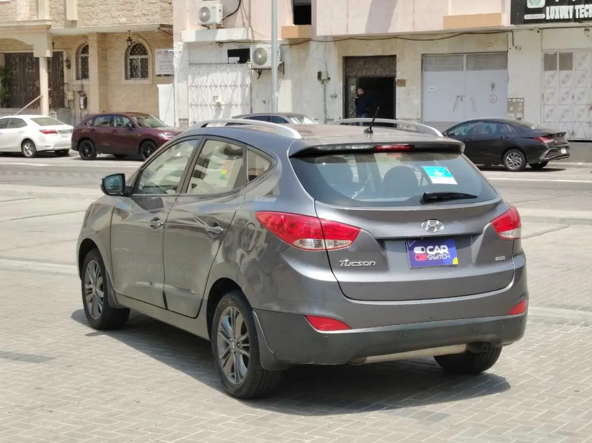 Car image 7