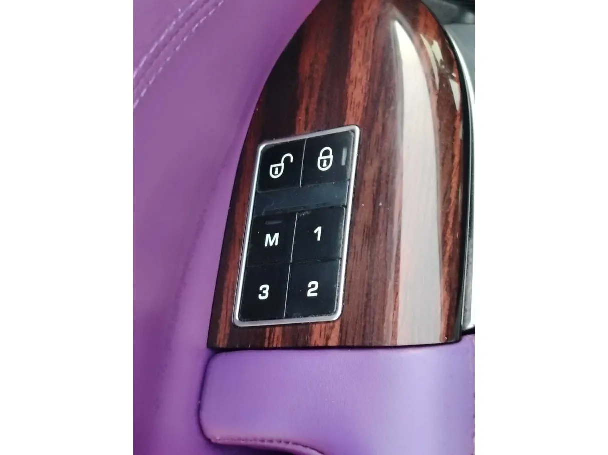 Car image 32