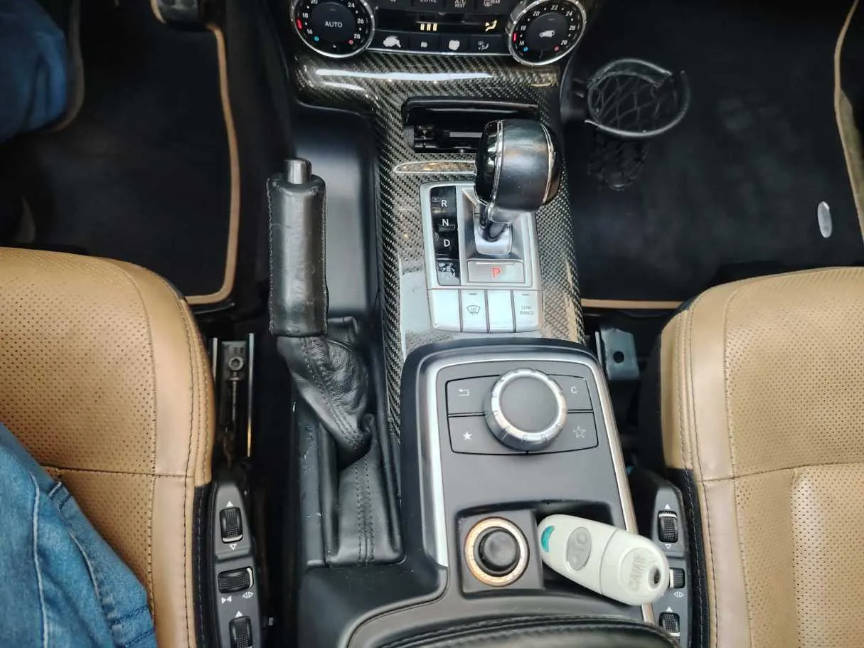 Car image 27