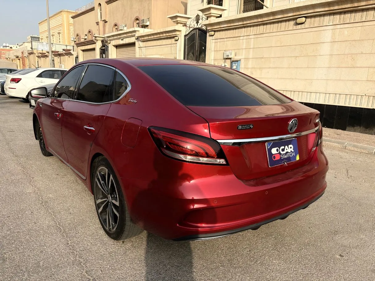 Car image 7
