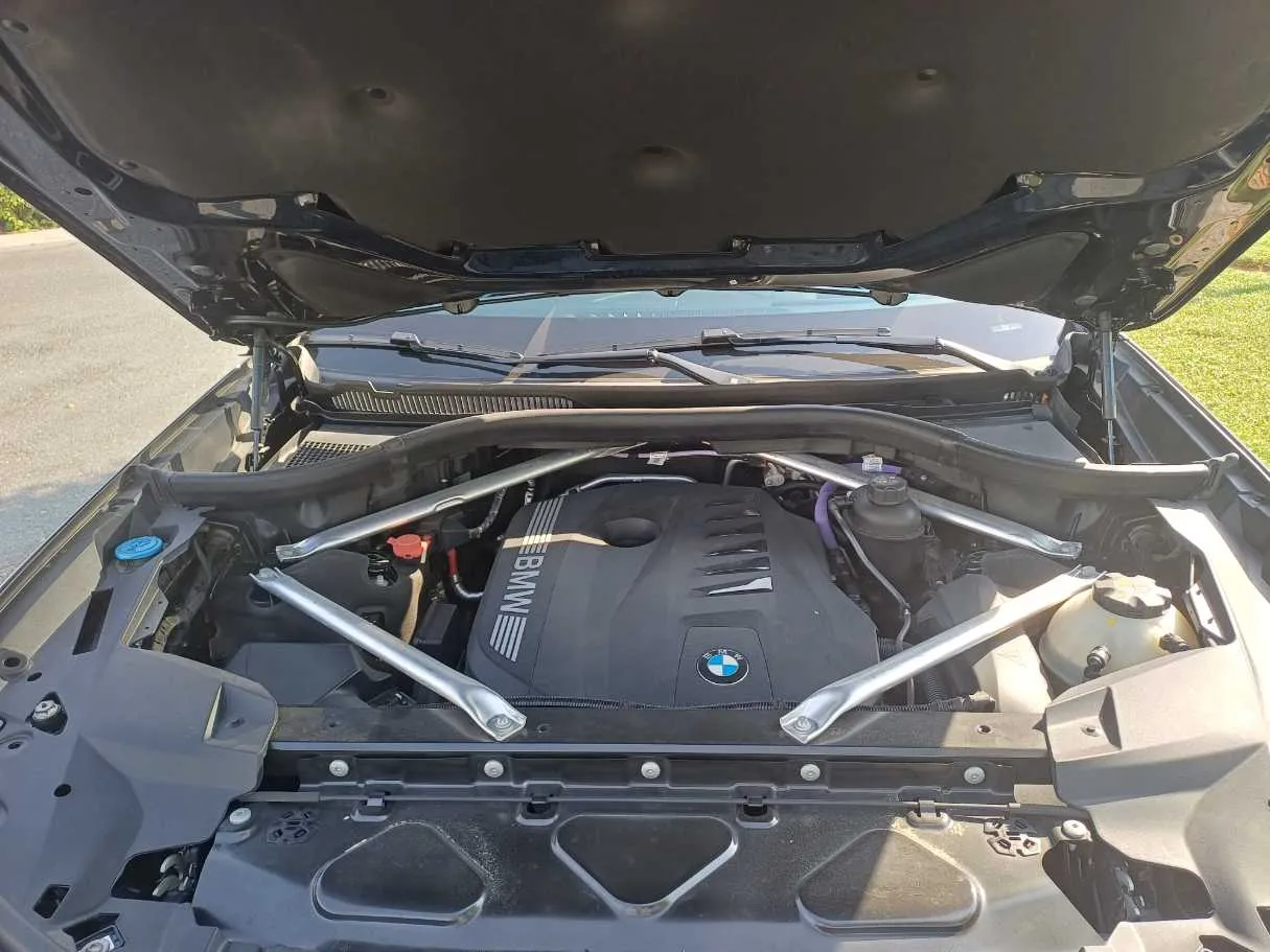 Car image 27