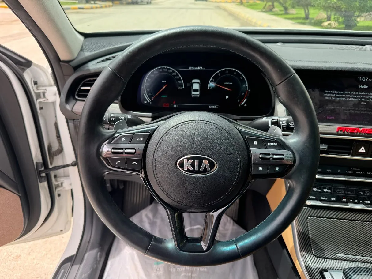 Car image 20