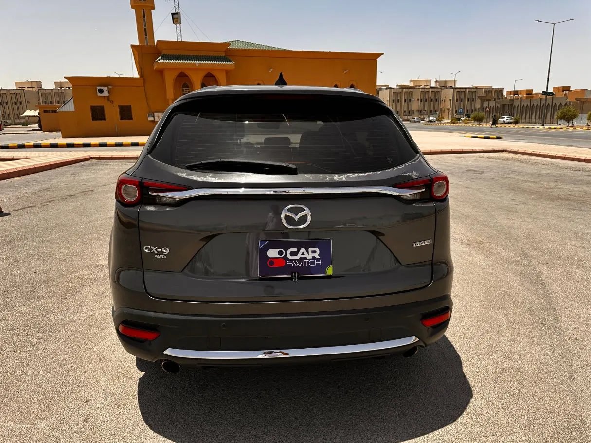 Car image 6