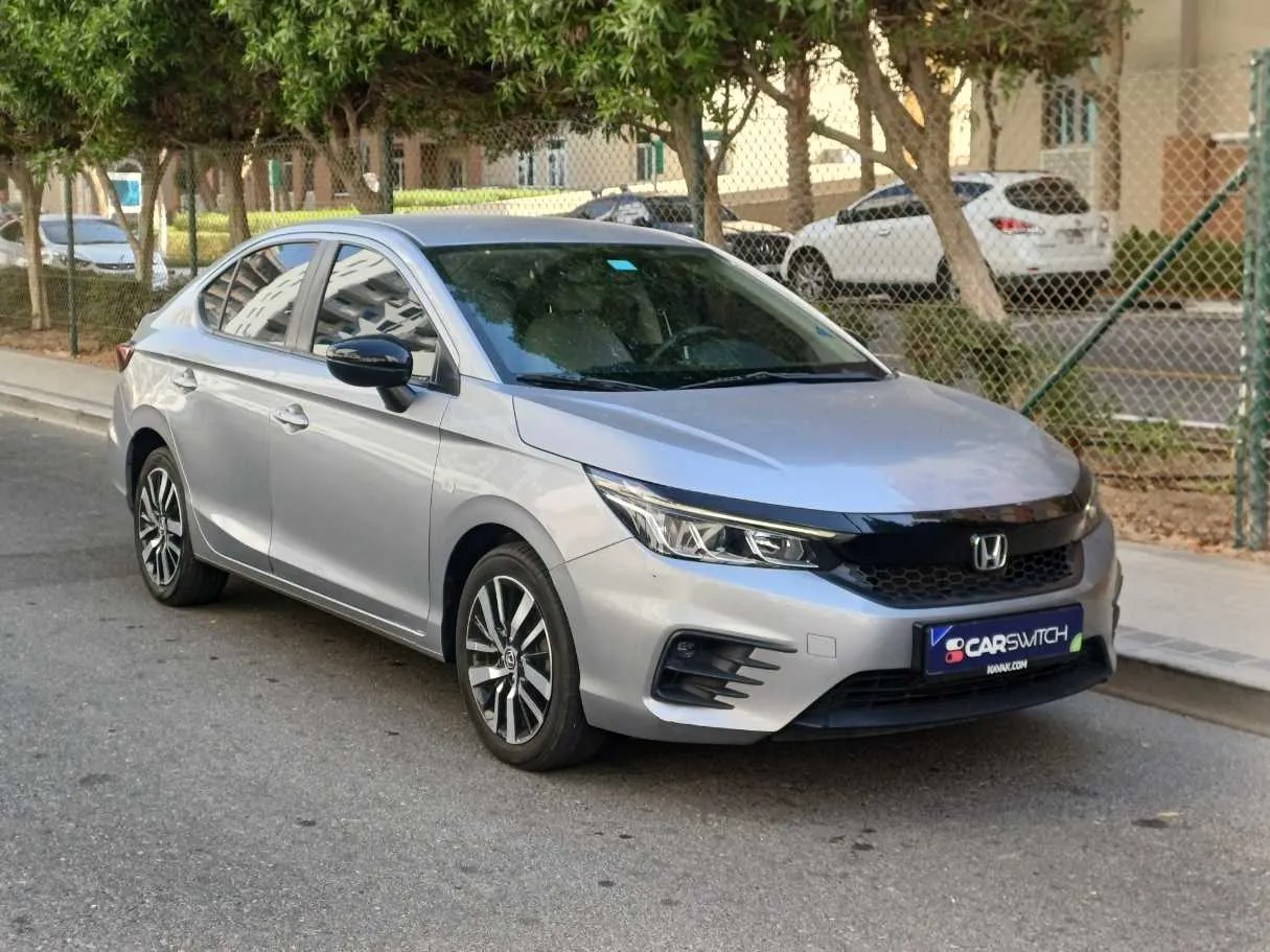 Car image 4