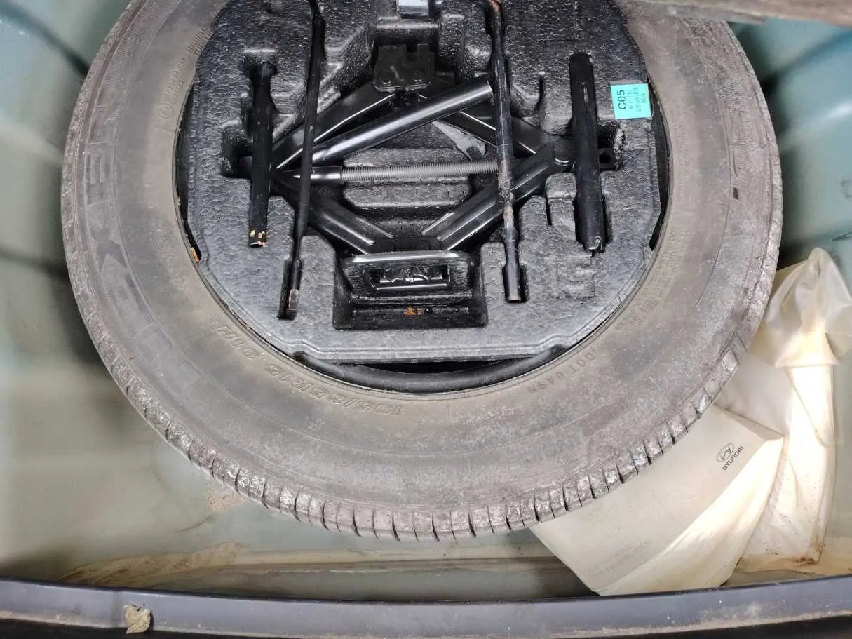 Car image 28