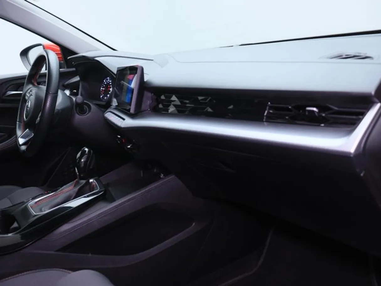 Car image 10