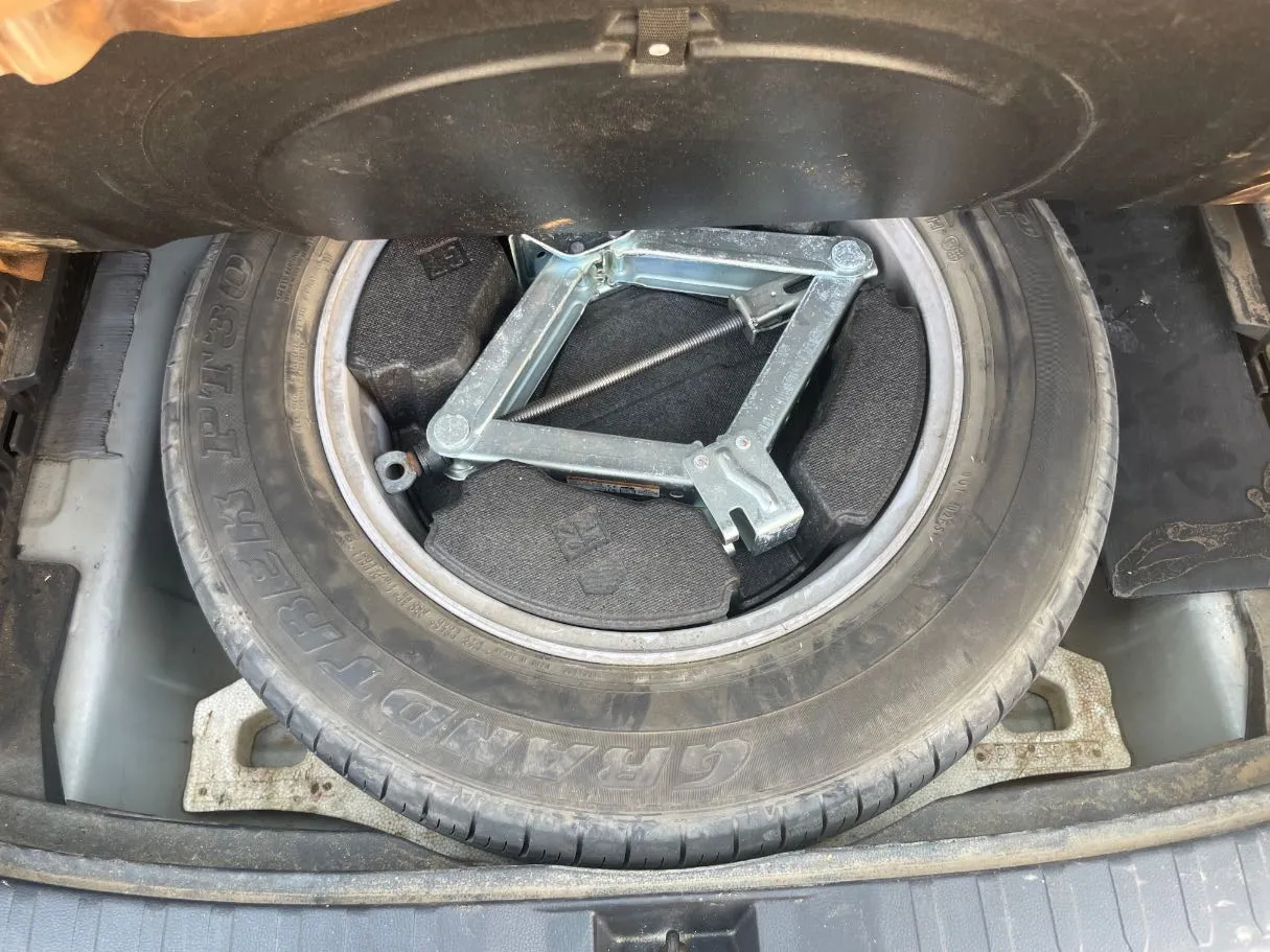 Car image 23