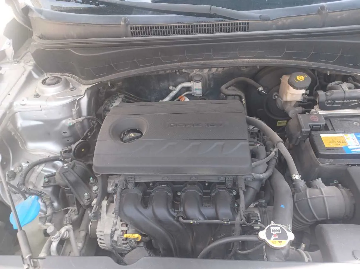 Car image 25