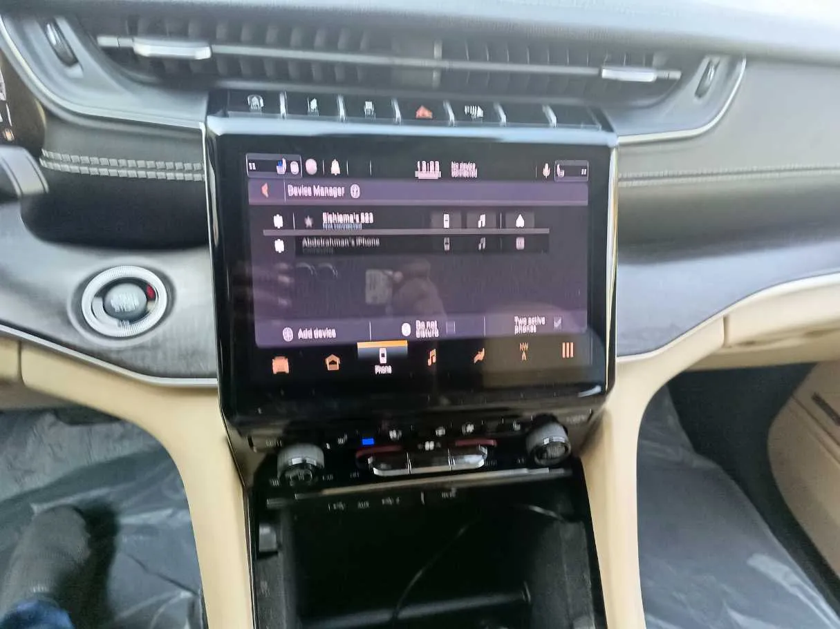 Car image 24