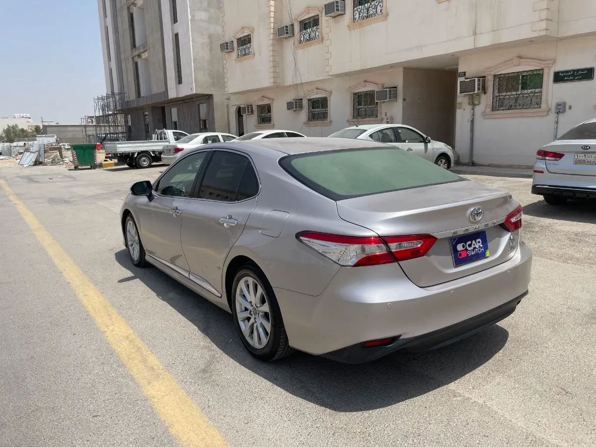 Car image 7
