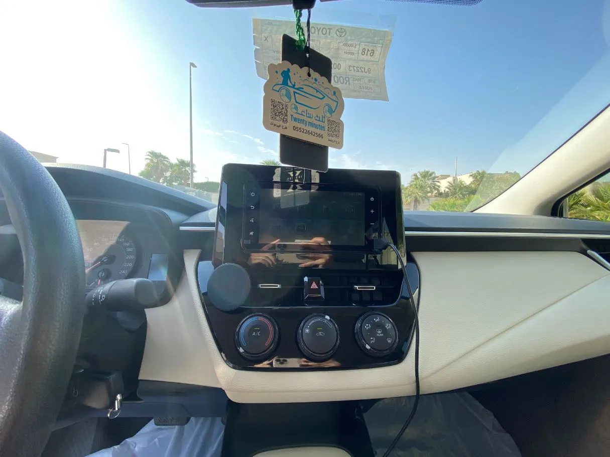 Car image 16