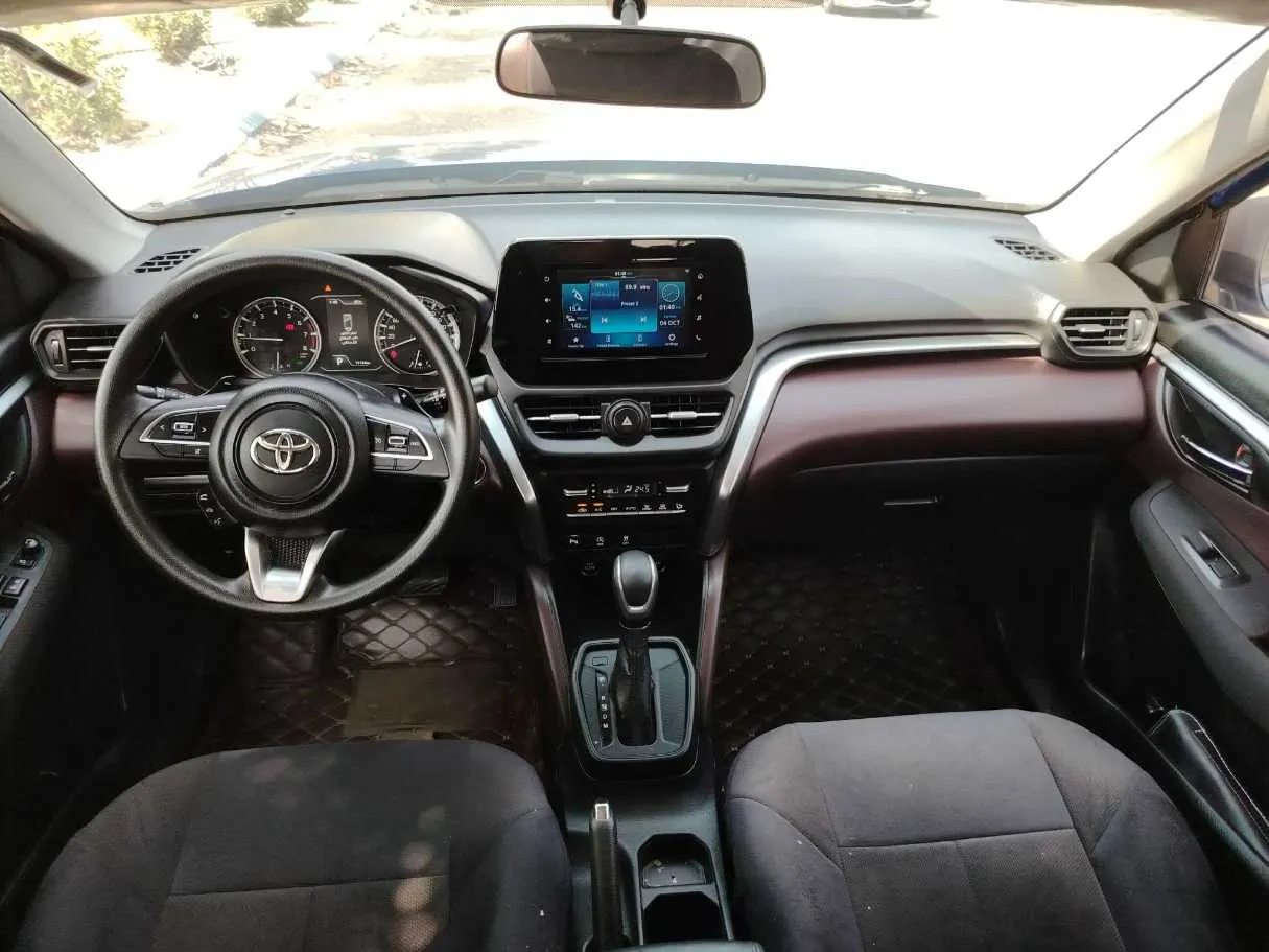Car image 22