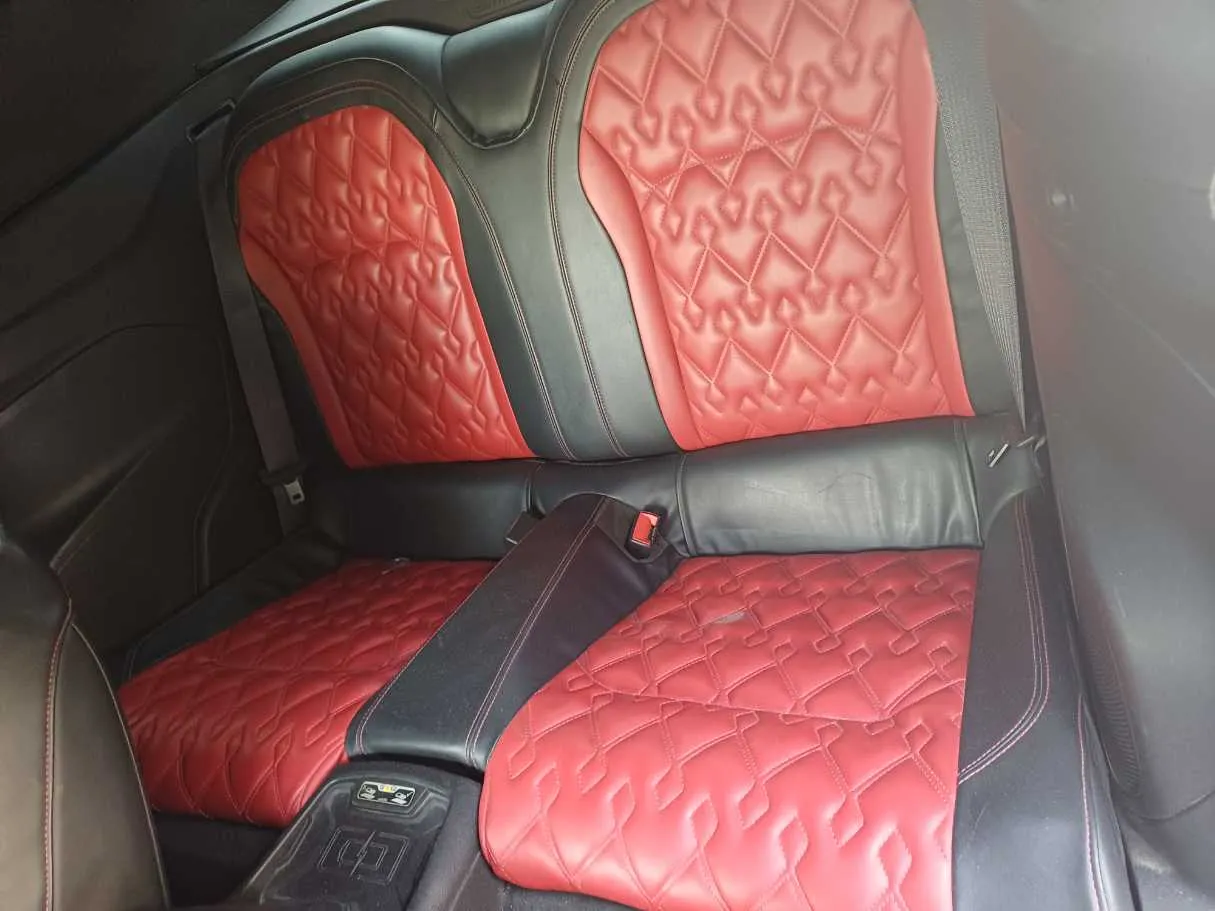 Car image 13