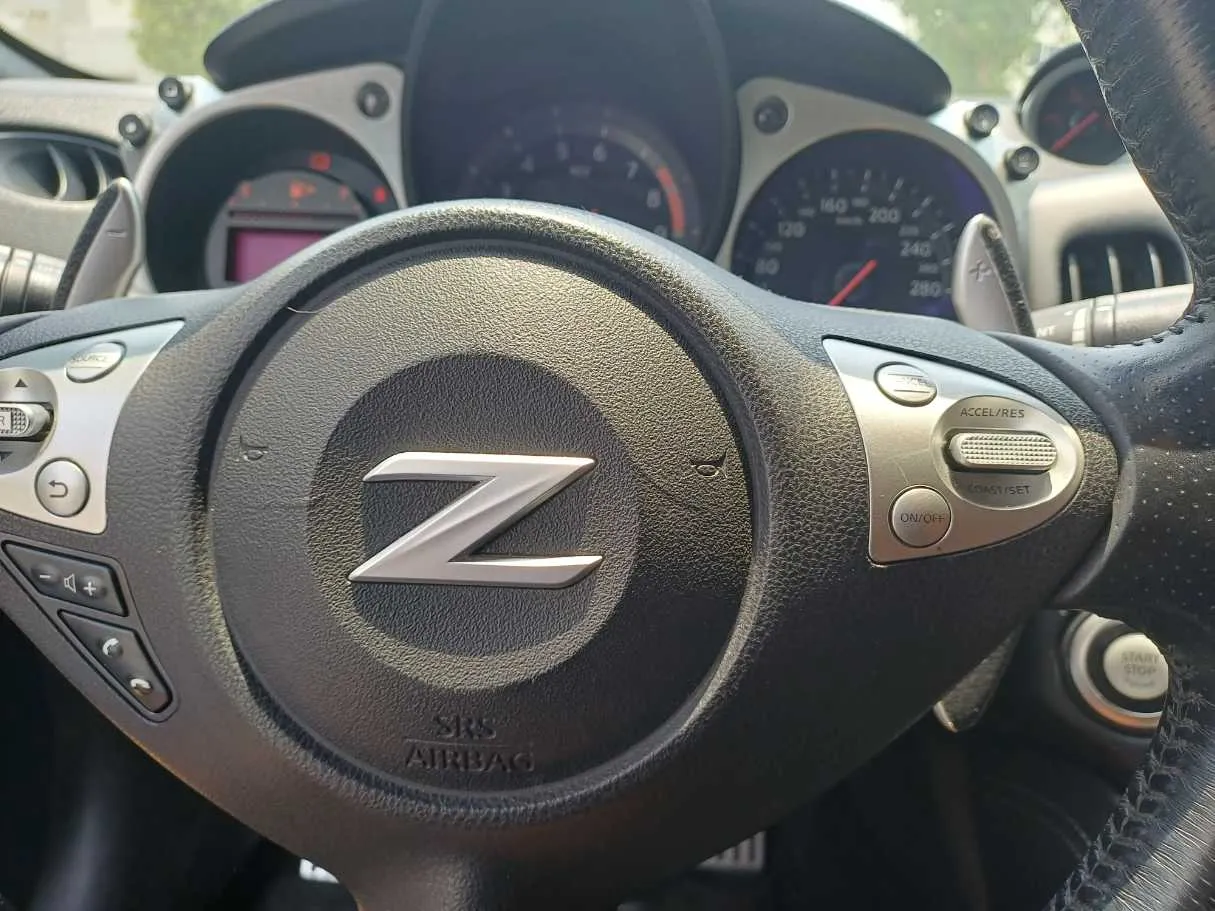 Car image 19