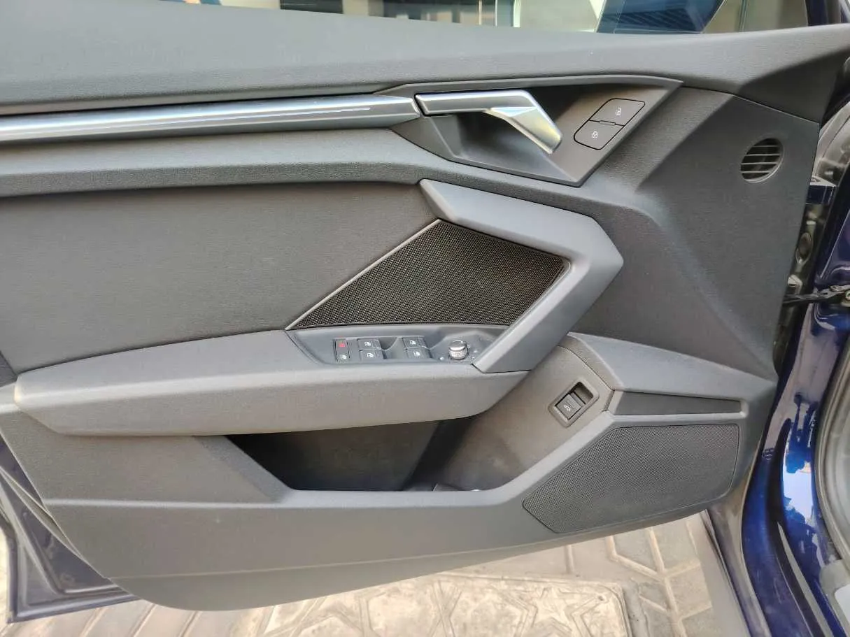 Car image 39