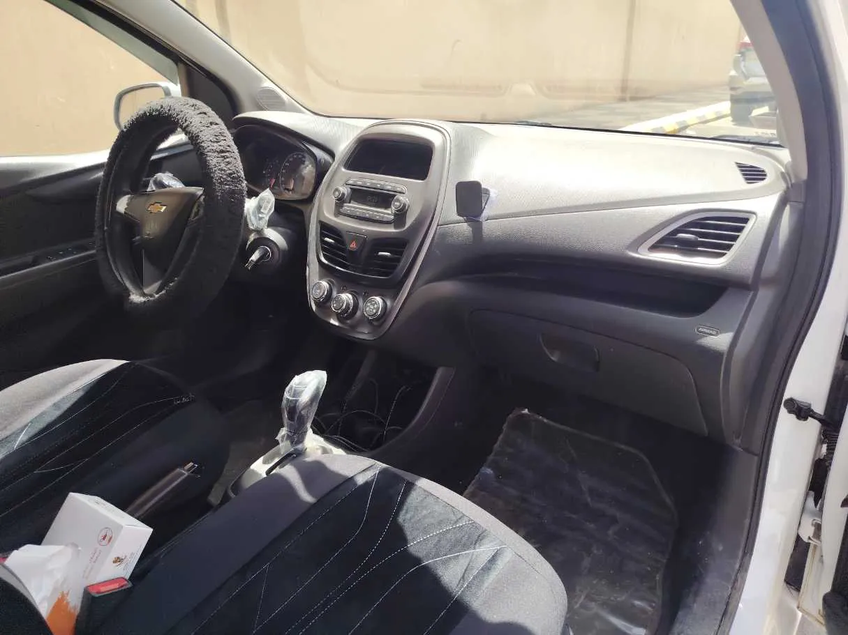 Car image 14