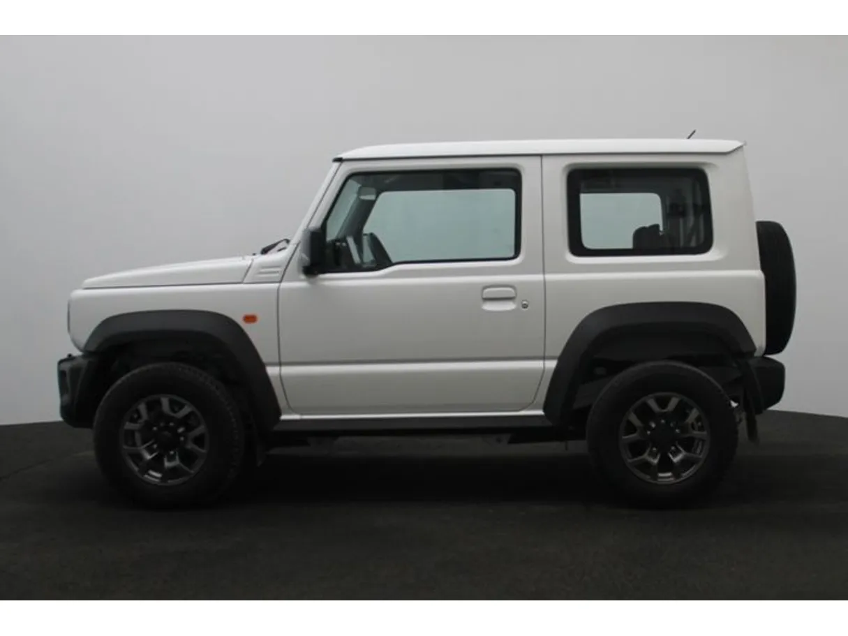 Car image 3