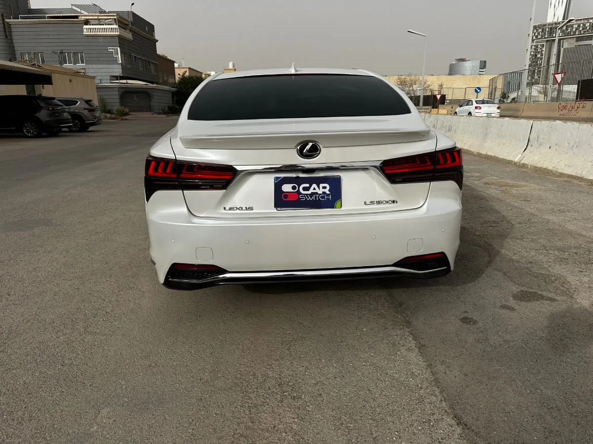 Car image 6