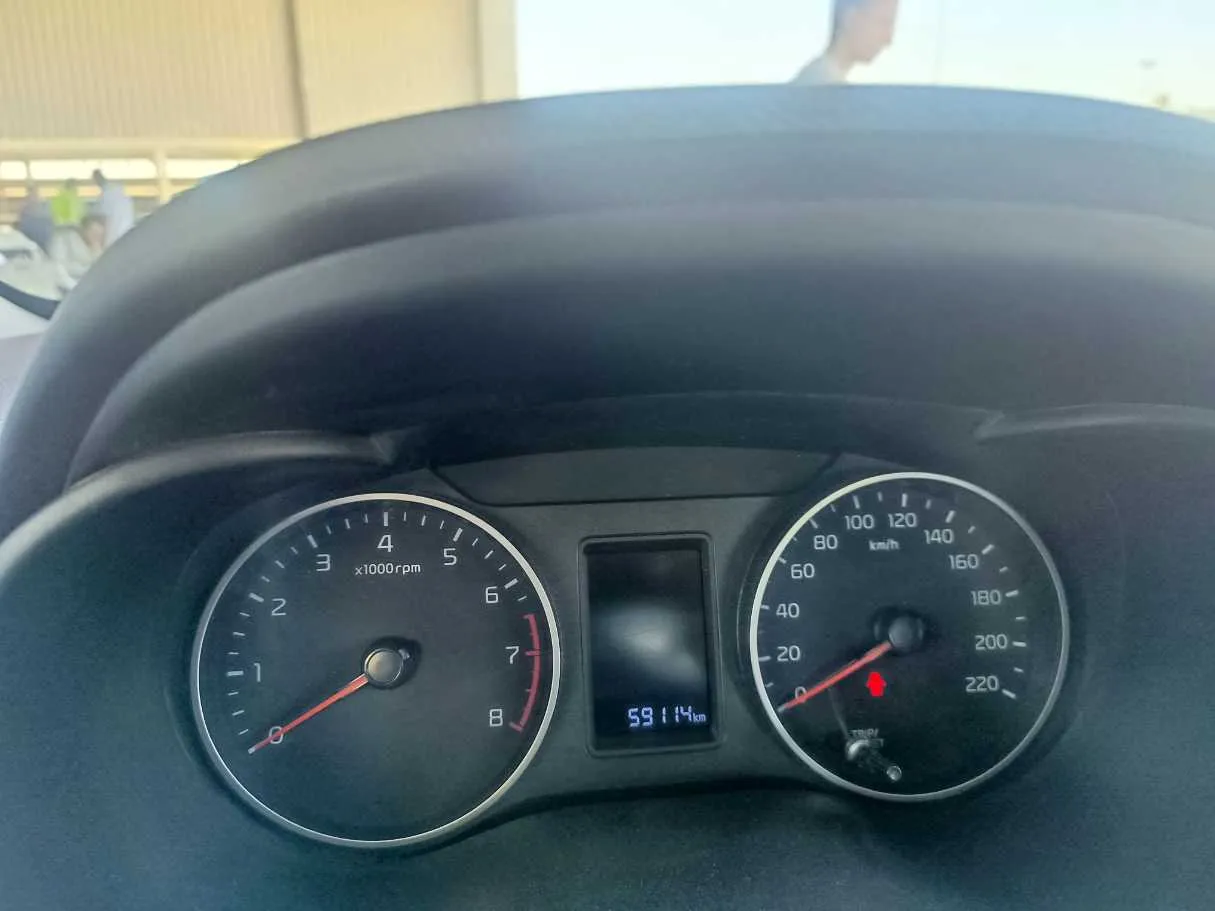 Car image 13