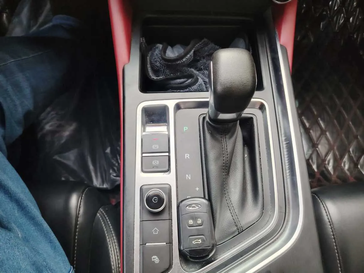 Car image 24