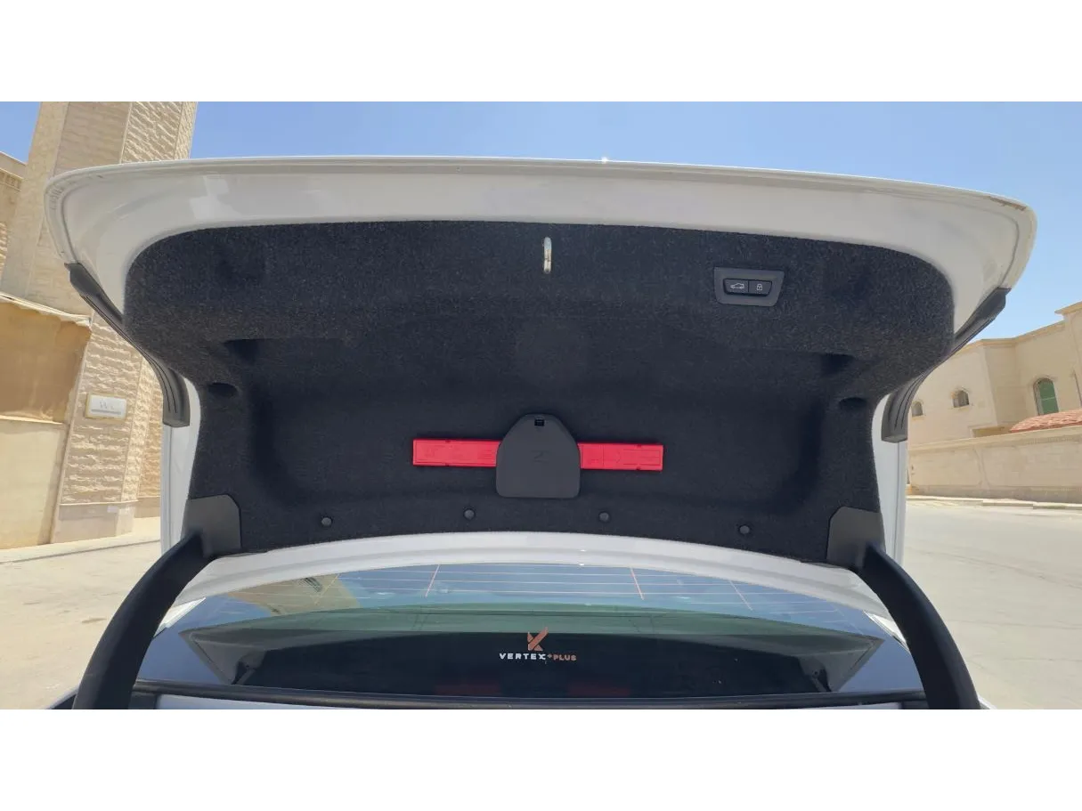 Car image 23