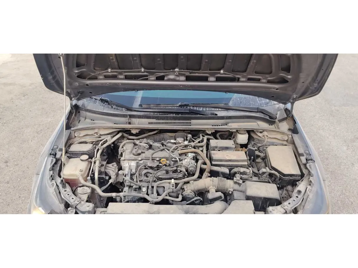 Car image 26