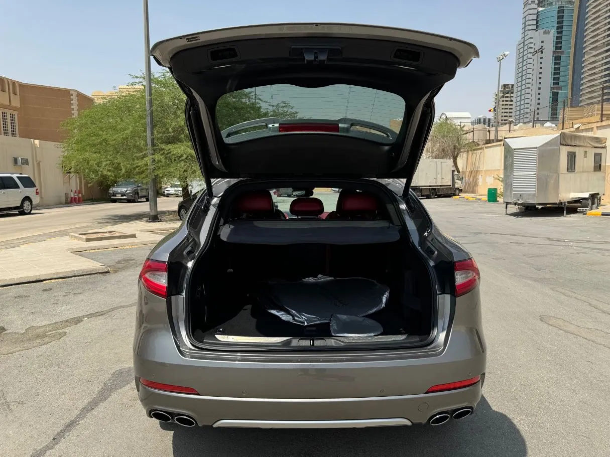 Car image 22