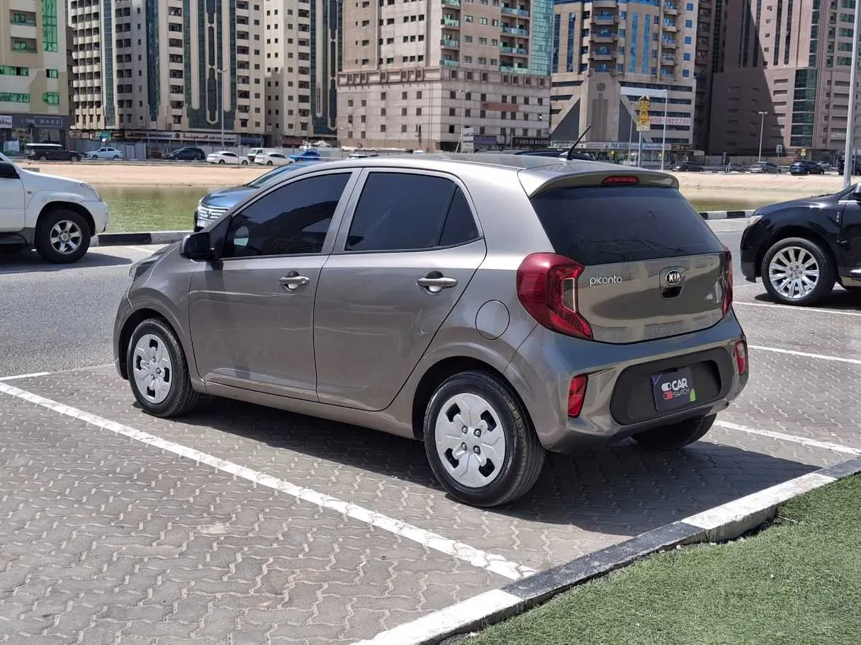 Car image 7