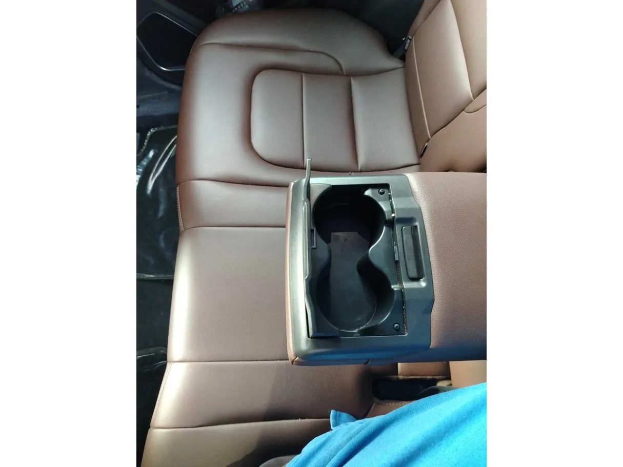 Car image 36