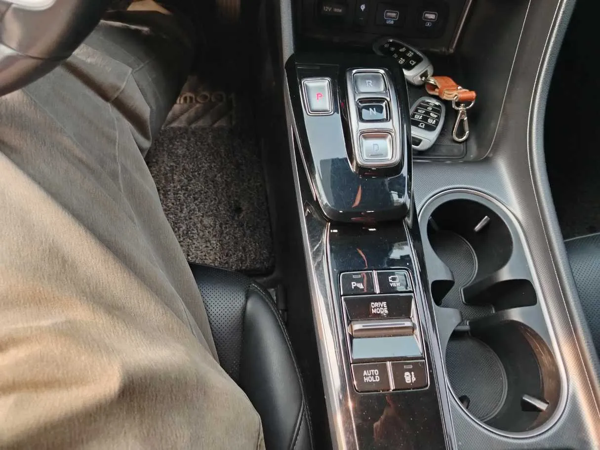 Car image 22