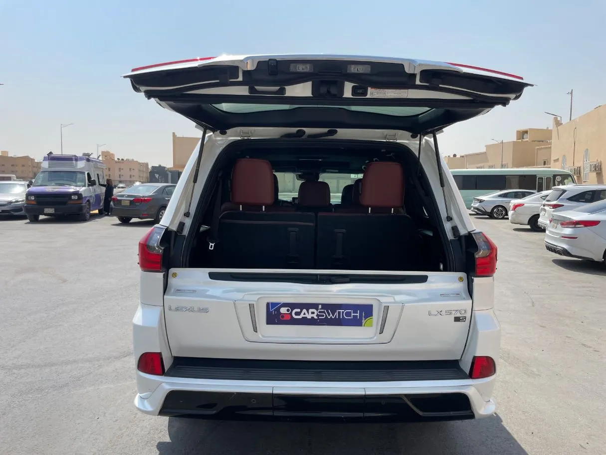 Car image 22
