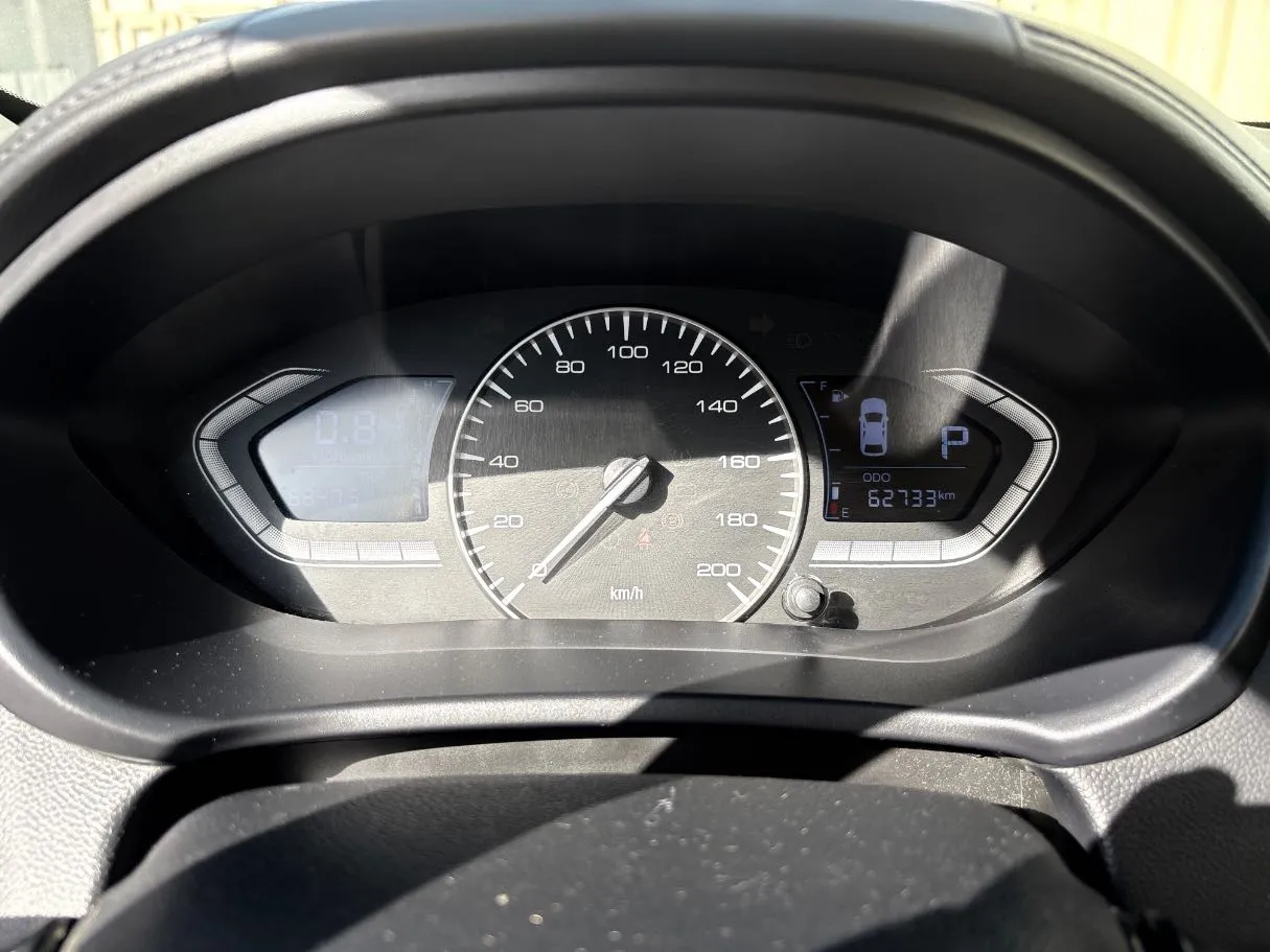 Car image 23