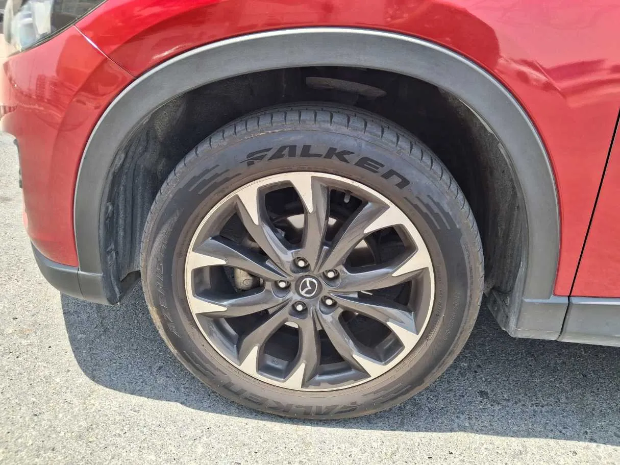 Car image 9