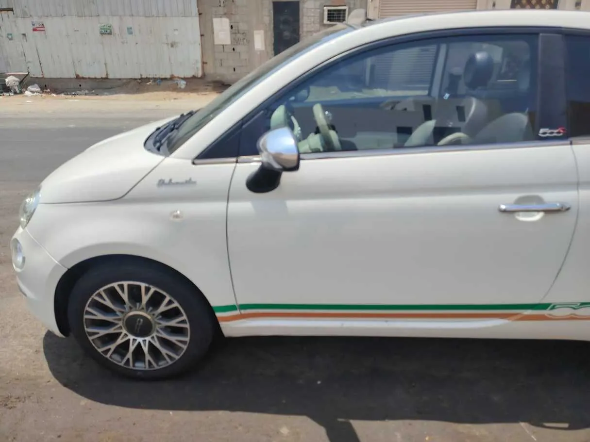 Car image 8