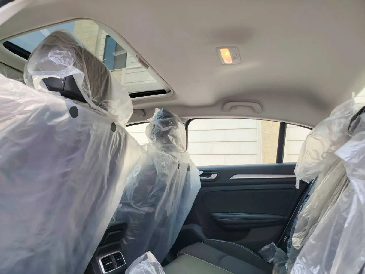 Car image 19