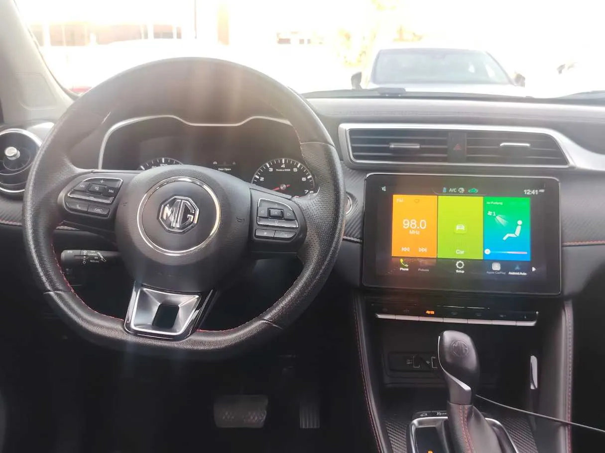 Car image 19