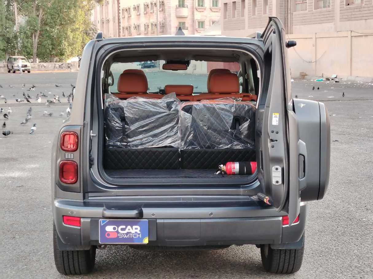 Car image 30
