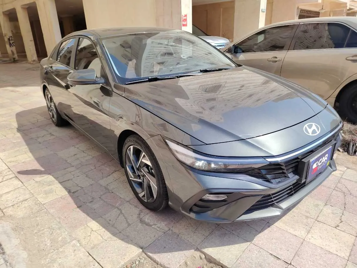 Car image 3