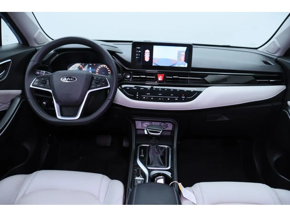 Car image 14