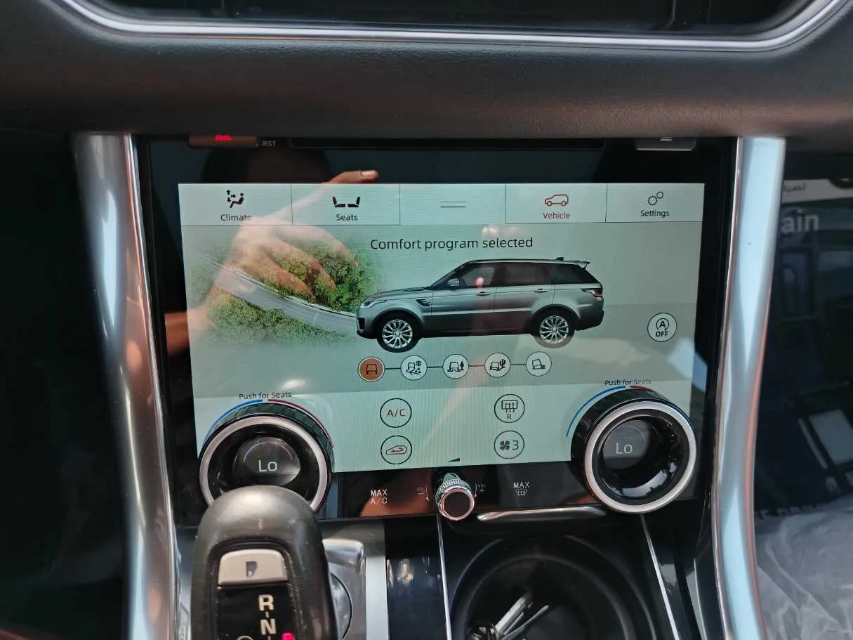 Car image 26