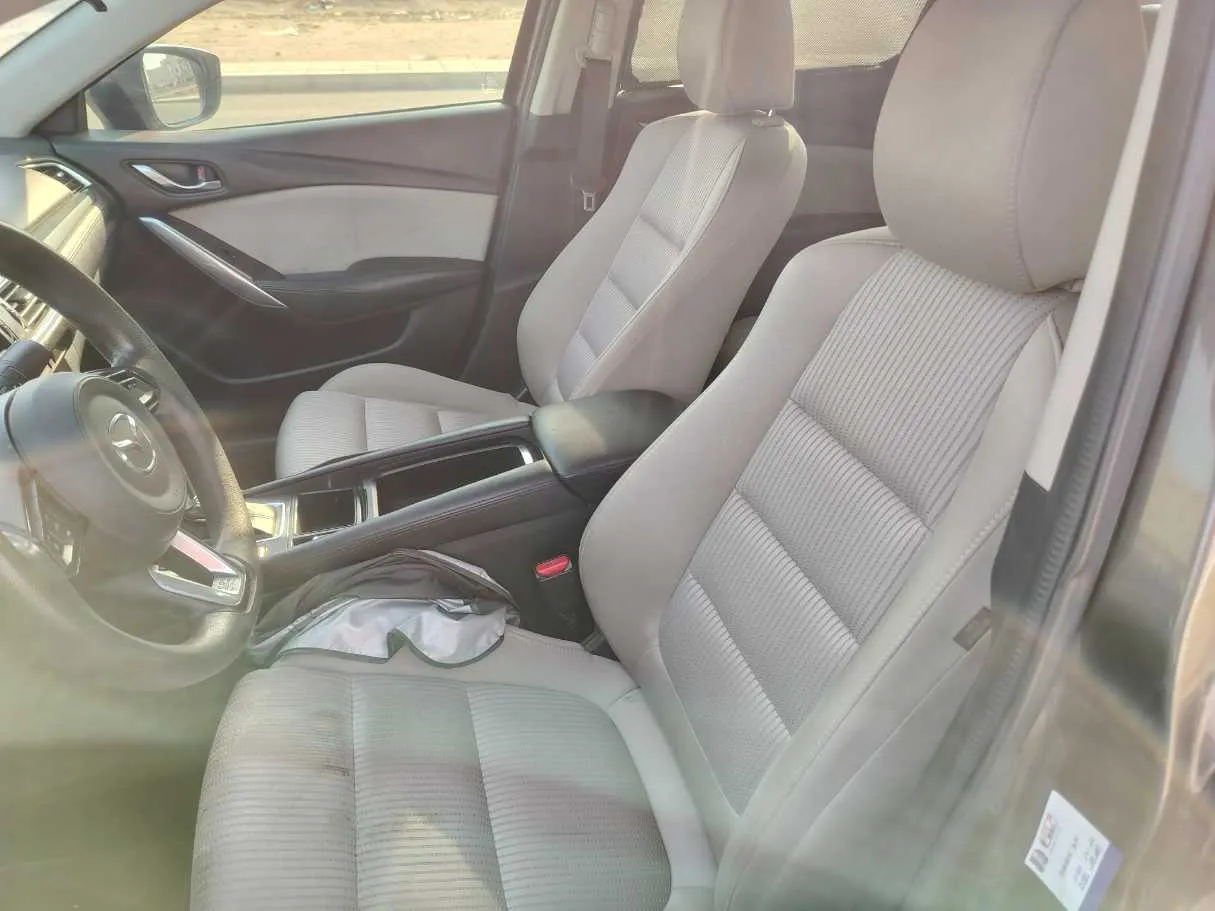 Car image 16