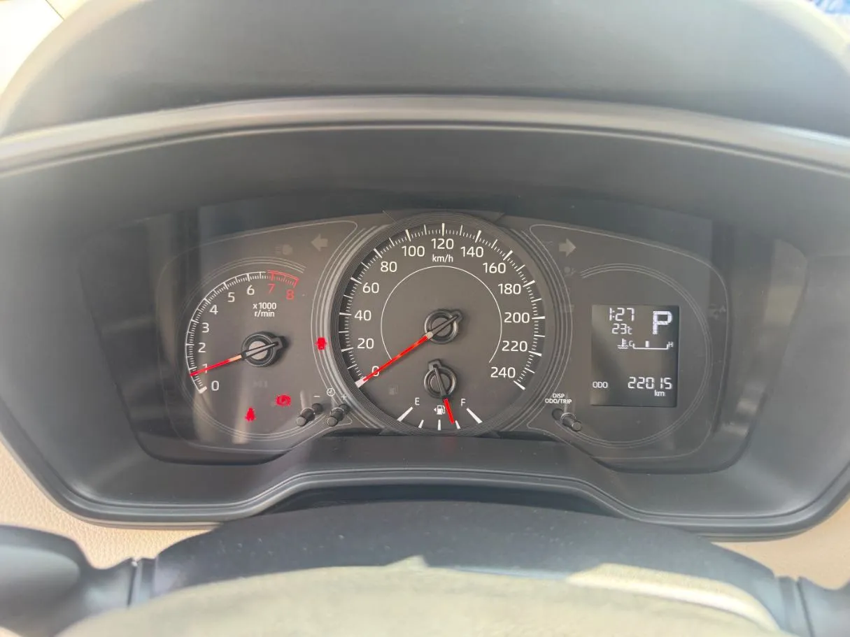 Car image 18