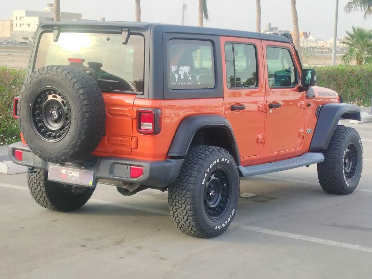 Car image 5