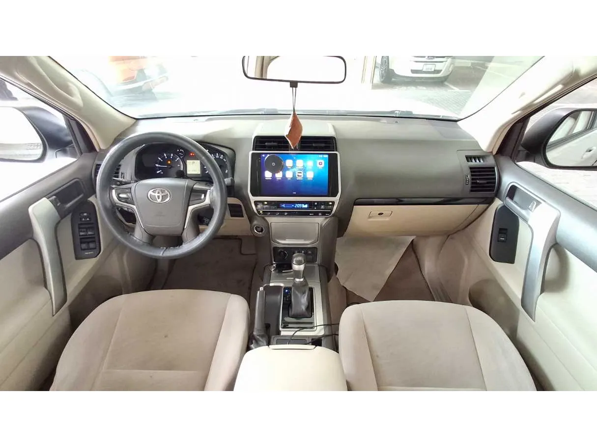 Car image 17